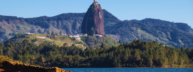 Breathtaking view of El Peñol in Guatapé, a natural marvel highlighted in the blog, inviting students of Colombia Spanish to learn Spanish amidst the grandeur of Medellín's landscapes, Colombia.